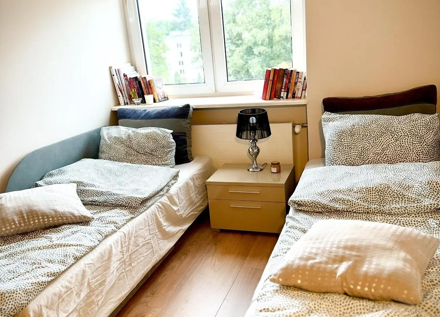 43M2 Apartament Saski- Blisko Starowki I Dworca Centralnego- Elektoralna 19A Warsaw Apartment